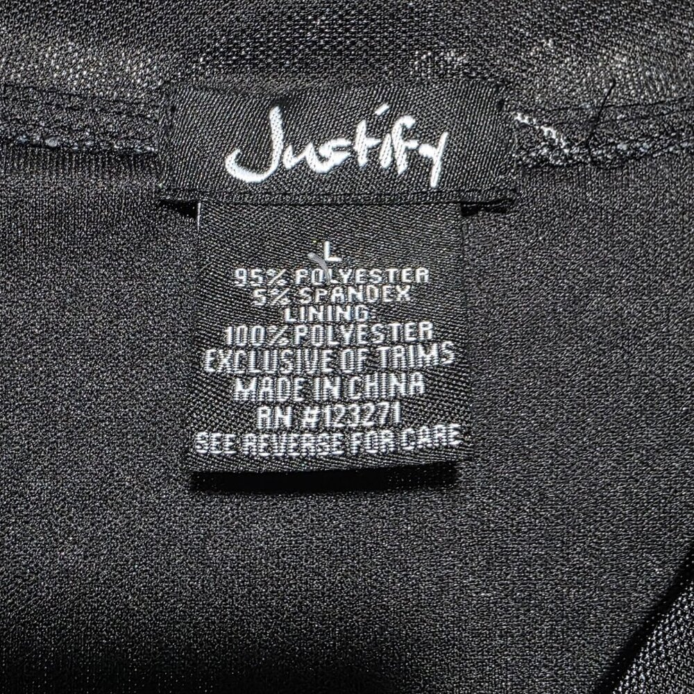 Justify - Picture 6 of 7